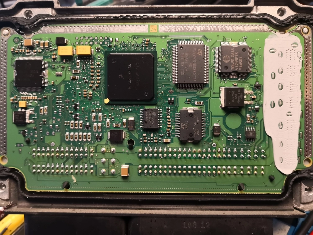 0261209127 BMSKP 7717143 1037393904 ME9.2 BMW ECU+DASH resetODO FULL.rar