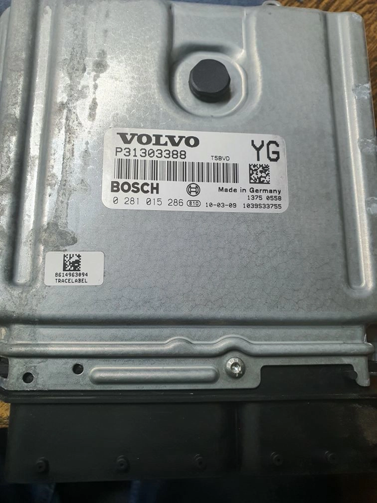 0281015286 P31303388 1037512701 EDC17CP22 Volvo V70 2.4d 151kW 2010 ORI+noDPF ATgearbox BENCH FULL.7z