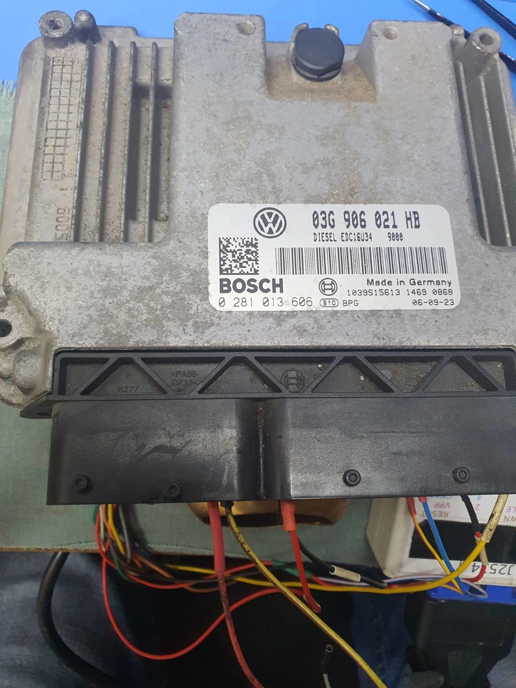 0281013606 03G906021HB 9000 1037394142 EDC16U34 VW GOLFV 1.9TDI 66KW 2006Y MTgearbox BENCH FULL.7z
