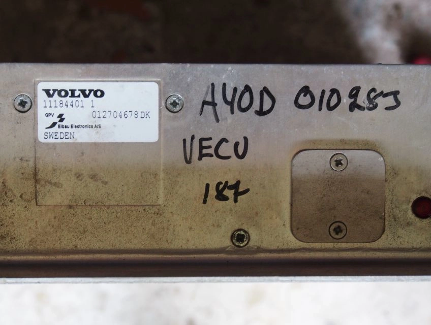 11184401 VECU Volvo A40D AT28C256 FLASH.rar