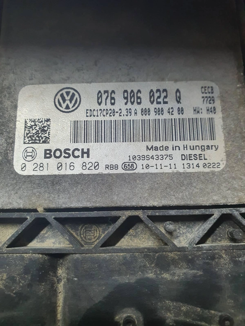 0281016820 076906022Q-1037517522 EDC17CP20 VW CRAFTER 2.5D 2010Y MTgearbox BENCH FULL.7z