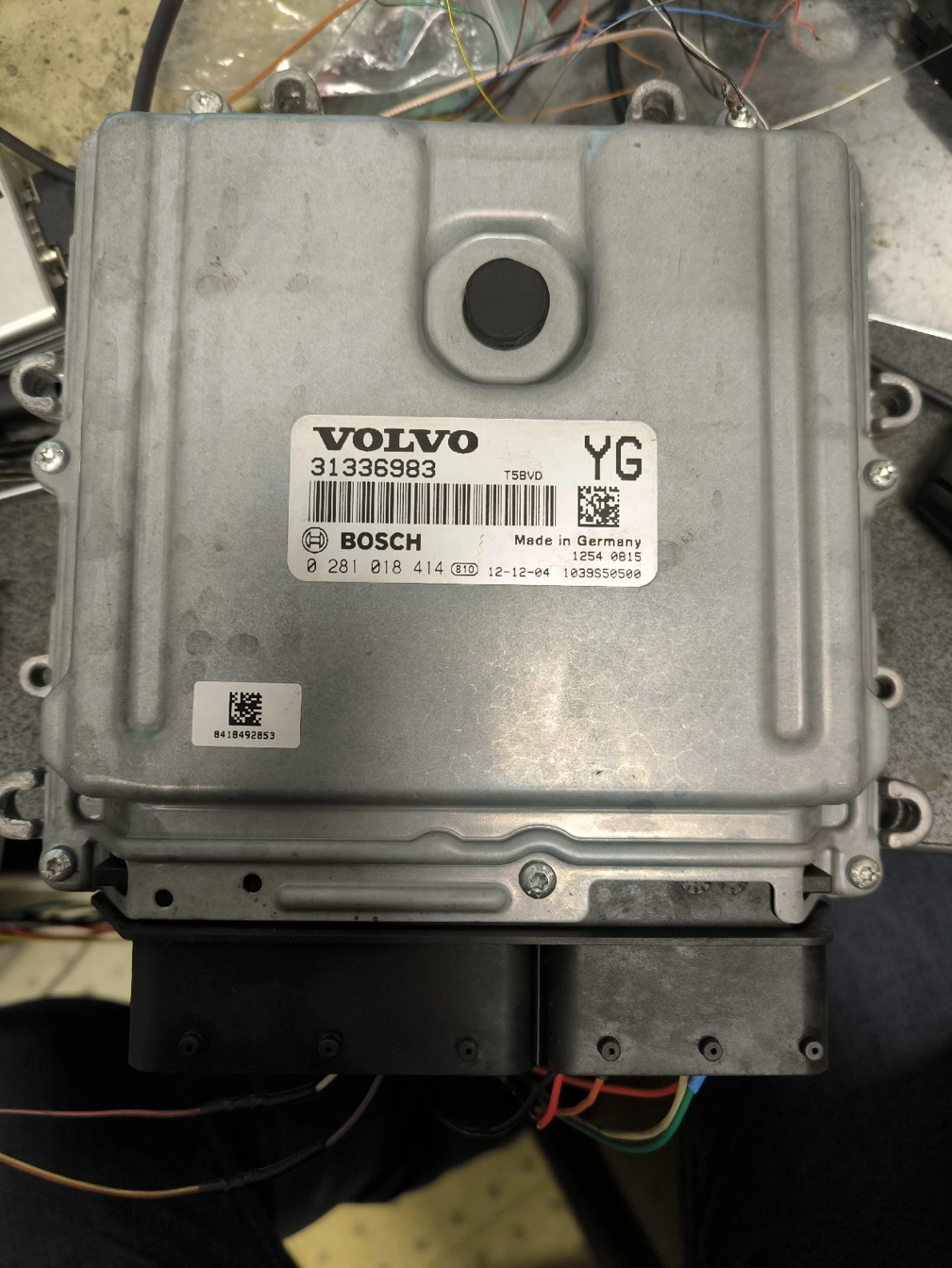 0281018414 31336983 1037559670 EDC17CP48 Volvo BENCH FULL.rar