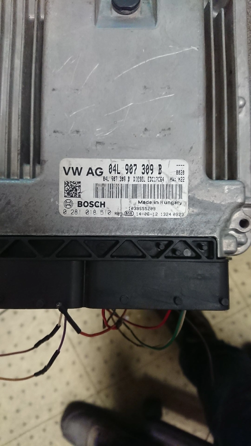 0281018510 04L906021M 5517 1037533833 EDC17C64 VW Golf 1.6TDI CLHA 2015Y MTgearbox BENCH FULL.rar