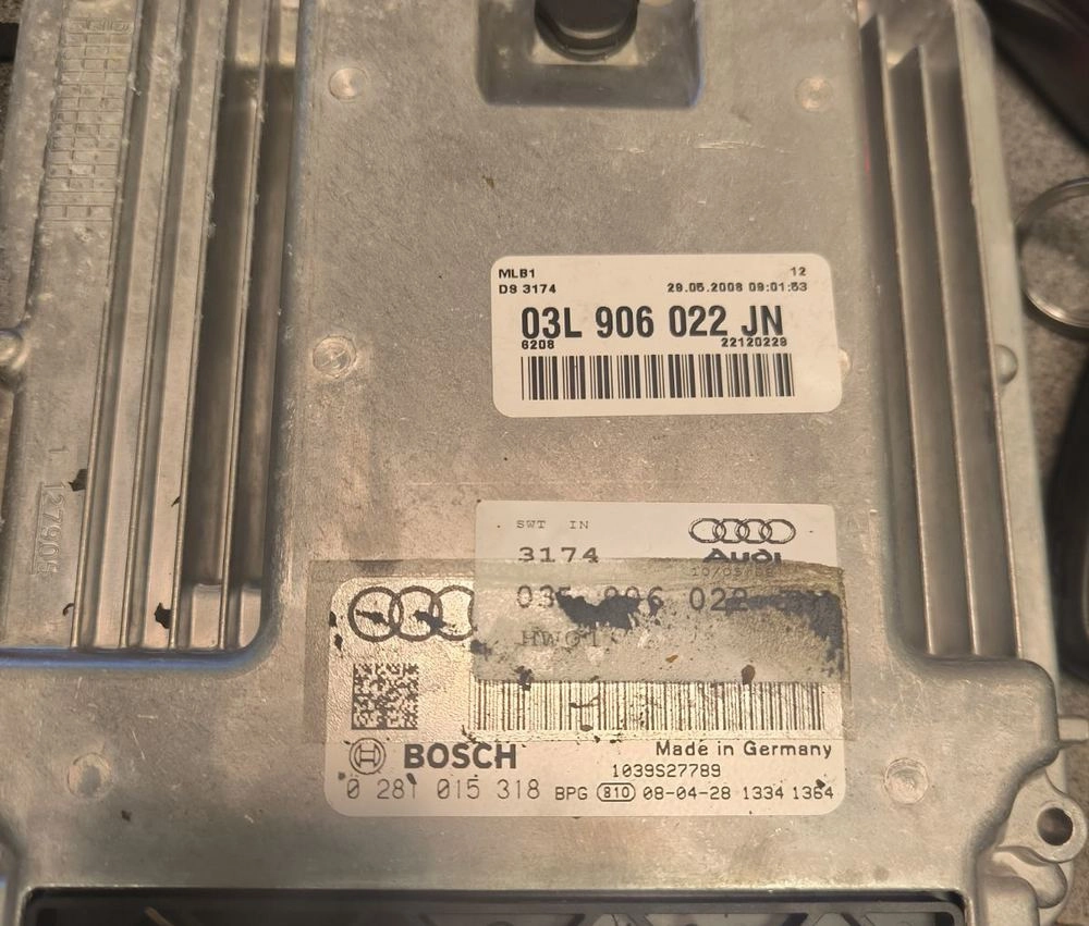 0281015318 03L906022JN 1037563700 EDC17CP14 Audi A4 2.0TDI ATgearbox BENCH FULL.rar