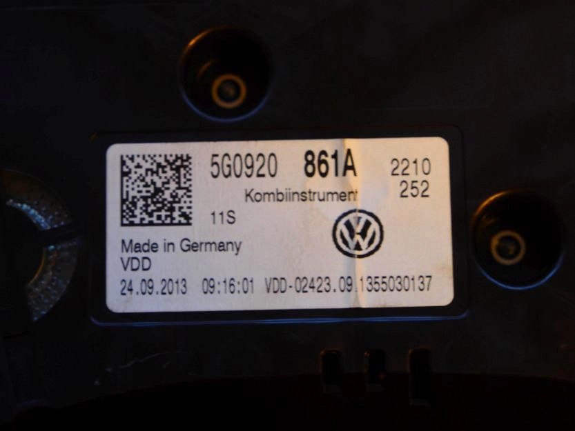 5G0920861A DASH VW GOLF7 2015Y 95128 EEP.rar