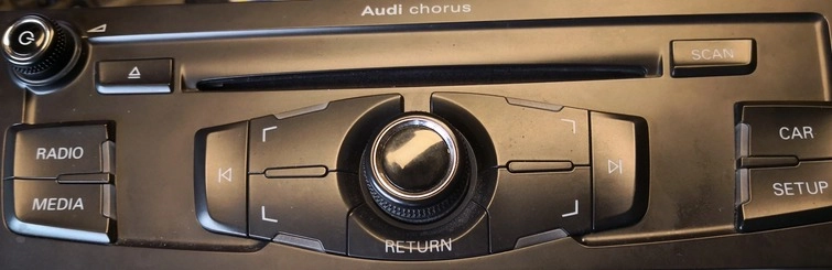 8T1035152D 7649269380 AUZ1Z2K RADIO CHORUS3 AUDI A4 95128 EEP.rar