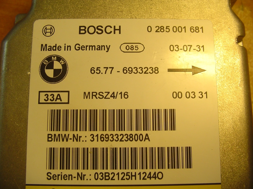 65.77-6933238 0281001681 BMW 318 03Y 68HC912D60 CRASH+CLEAR SRS.rar