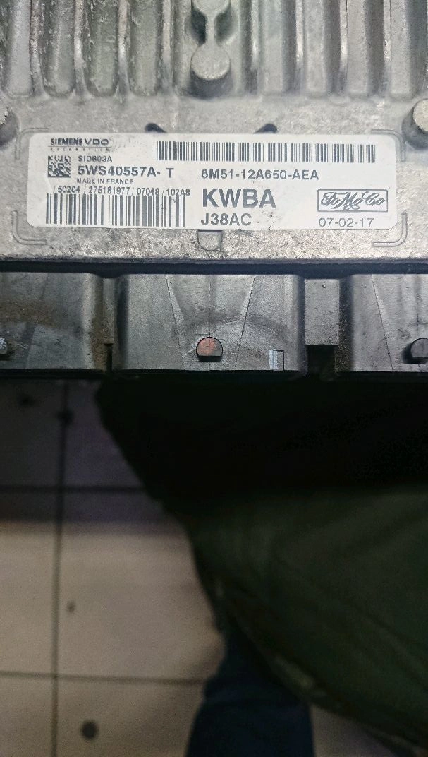 5WS40557A-T 6M51-12A650-AEA J38AC FO20030000000 SID803A Ford Focus 2,0TDCI 100kW MTgearbox BDM FULL.rar