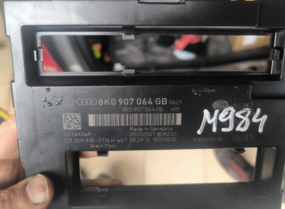 8K0907064GB 8K0907064FB BCM2 AUDI A4 2012Y D70F3634 FULL.rar