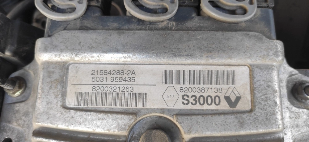 8200387138 8200321263 21584288-2A S3000 RENAULT MEGAN2 1.6i 2004Y FLASH.rar