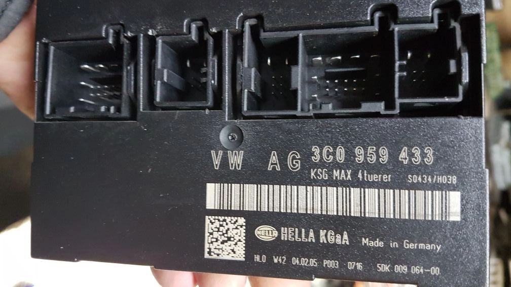 3C0959433 SW0453 HELLA COMFORT VW B6 CS AE010AE35C0215 MAC C86C3C2C PIN 45960 ELV 1D87 95320 EEP.7z