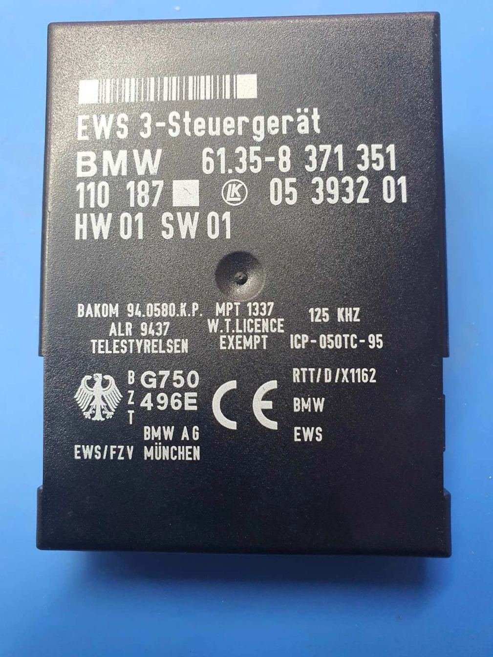 61.35-8371351 HW01 SW01 EWS3 BMW 520 2002Y 2D47J MTgearbox EEP.zip