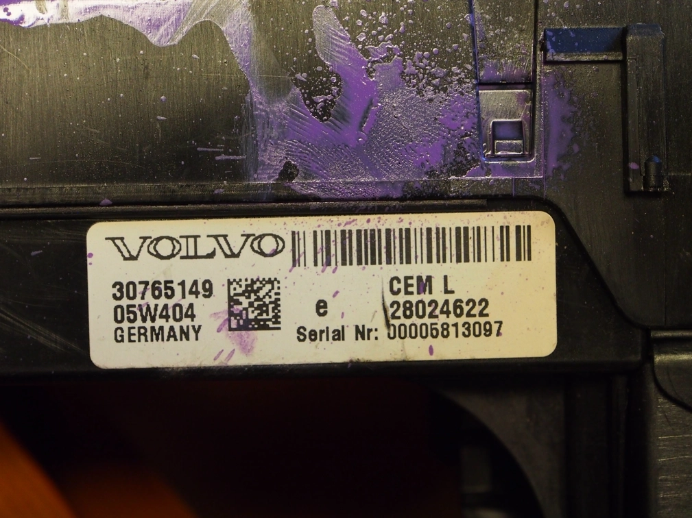 30765149 05W404 28024622 CEM L Volvo M32C+93c86 FULL.rar