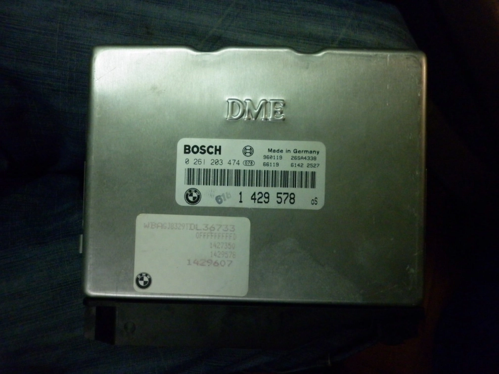 0261203474 1429578 1037355370 M5.2 BMW 750i 1996 FLASH.rar