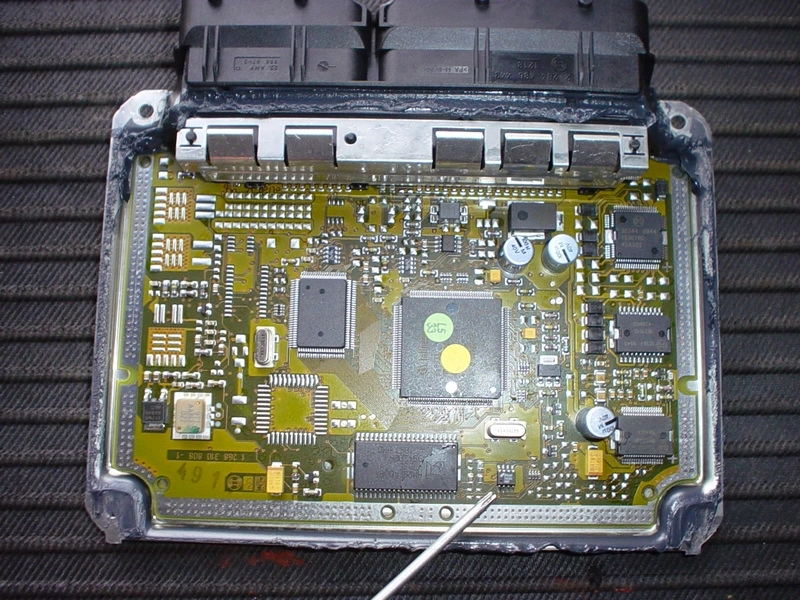 0281010095 4B1907401A EDC15VM AUDI A6 2.5TD 24C04 ORI+IMMOOFF EEP.rar
