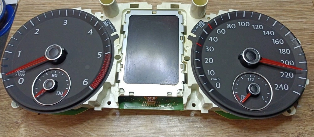 5K0920861A DASH MM5 VW GOLF6 2011Y 9S12XHZ512 EEP.rar