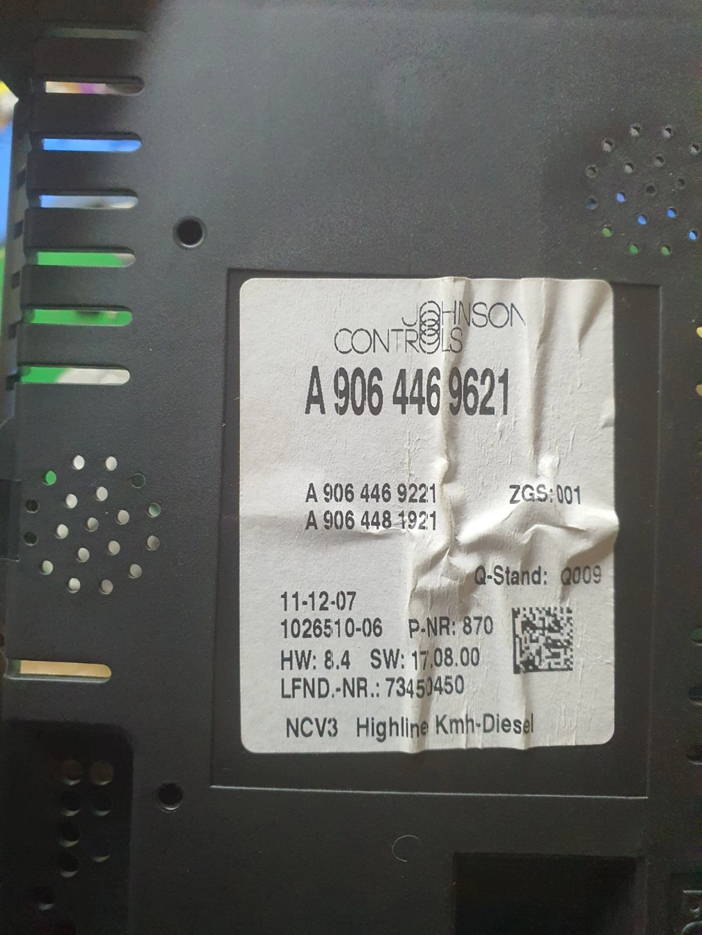 A9064469621 A9064469221 A9064481921 DASH MB W906 HW8.4 SW1708 25LC640 VIRGIN TACHO OFF ATgearbox EEP.rar
