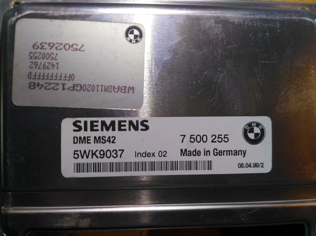 5WK9037 7500255 7502639 01100C6010000 MS42 BMW E39 2.0i MTgearbox 29f400 FLASH.rar