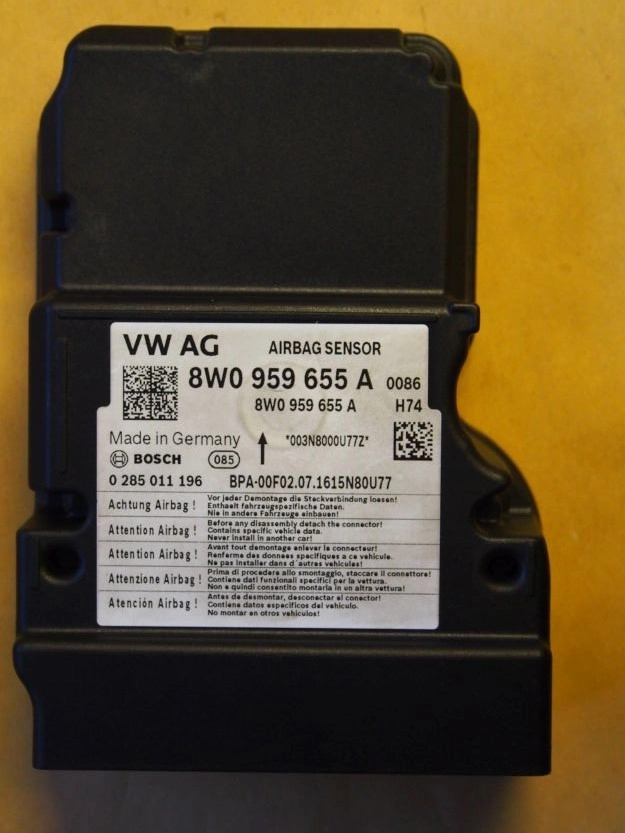 8W0959655A AUDI A4 B9 95128 CRASH+CLEAR SRS.rar