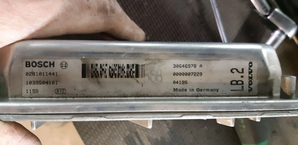 0281011441 30646978A 1039S04101 1195 0000007229 04195 EDC15C11 Volvo S80 2.4D 120kW 2004 FLASH.rar