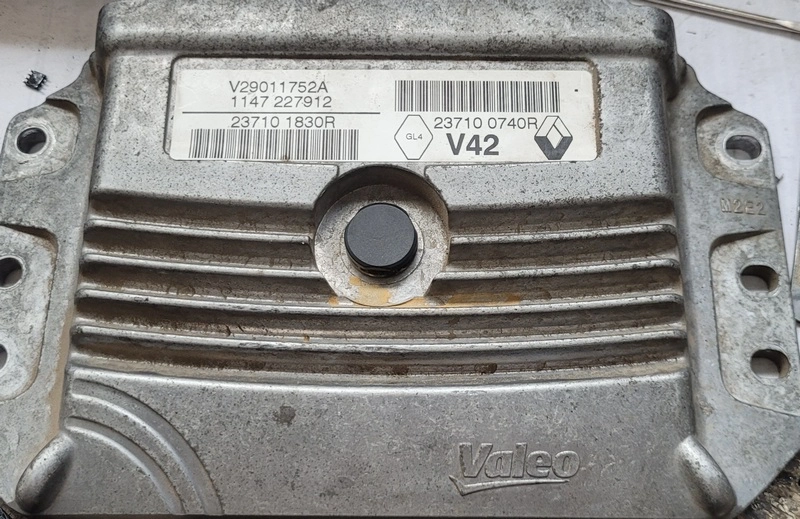 237101830R 237100740R V29011752A 0740R 1831R VALEO V42 DACIA LOGAN 1.6I 2011Y MTgearbox KESS OBD.rar