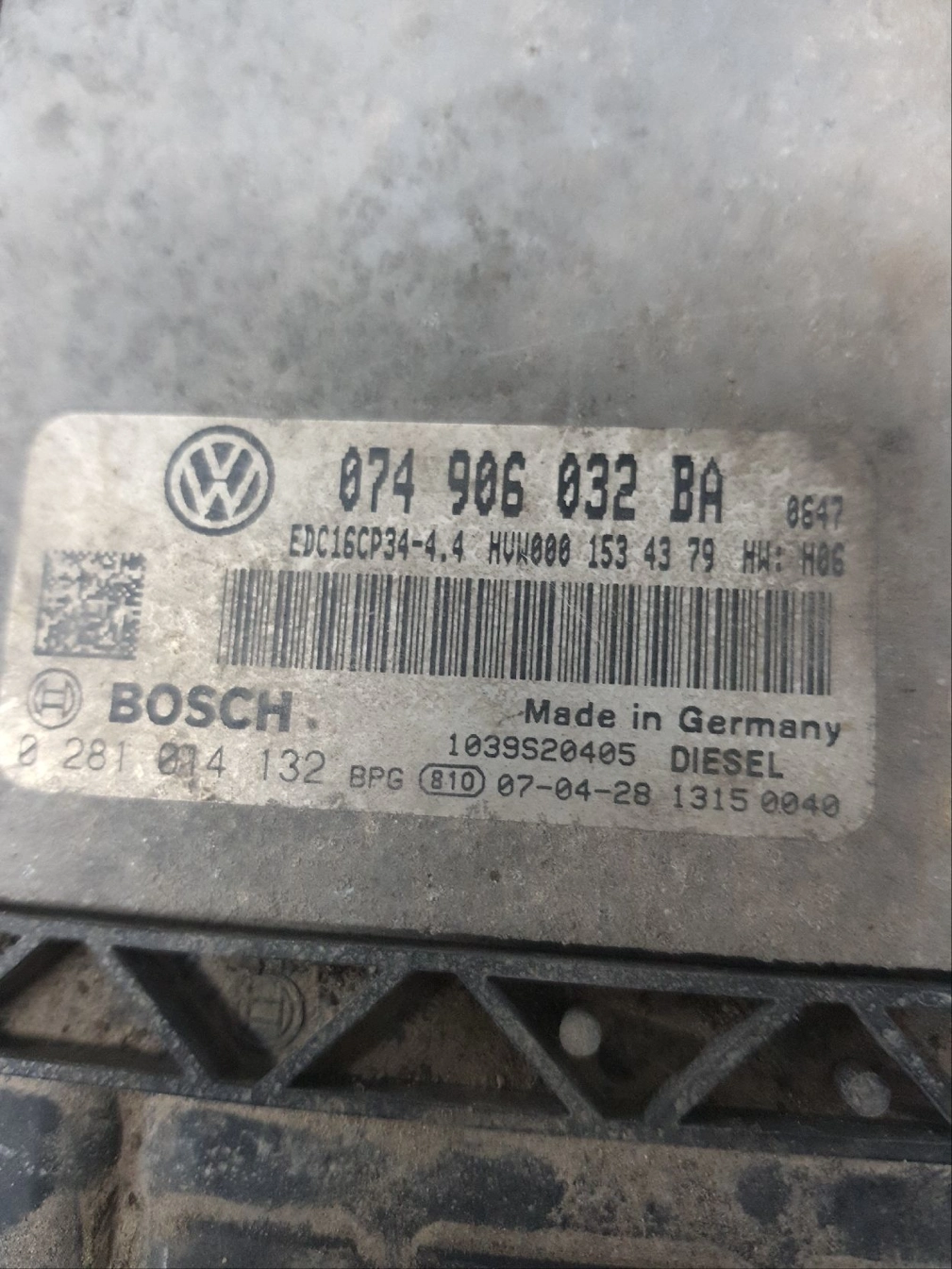 0281014132 074906032BA 5176 1037503935 EDC16CP34 VW Crafter 2.5TDI ORI+noDPF BENCH FULL.rar