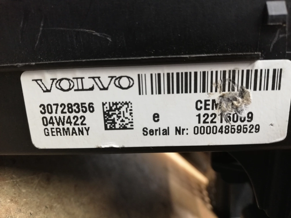 30728356 04W422 12216069 00004859529 CEM VOLVO V70 2005Y 93LC86+M30835FJ FULL.rar