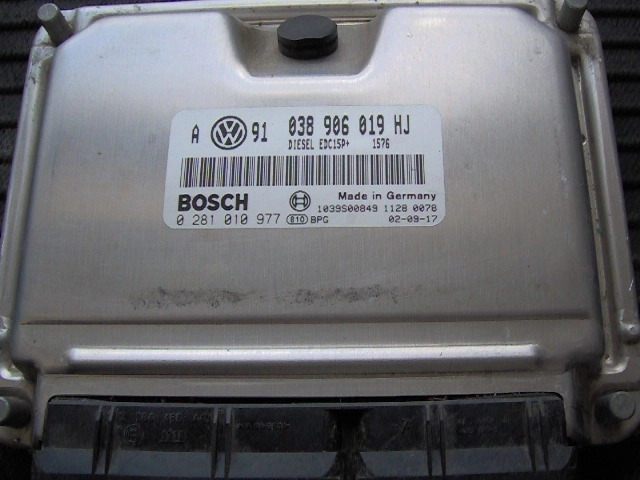 0281010977 038906019HJ EDC15P VW Golf4 1.9TDI 131HP 2002Y 24C04 ORI+IMMOOFF EEP.rar